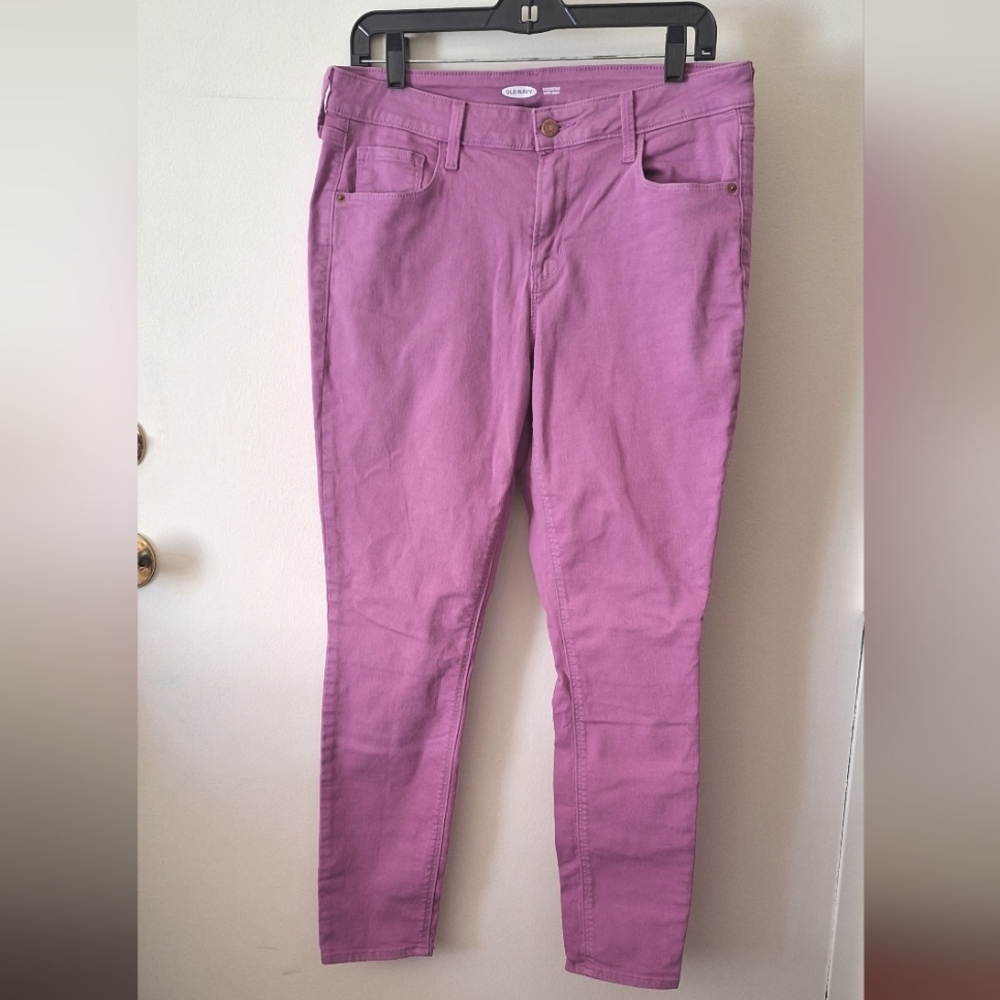 Old Navy Rockstar Super Skinny Jeans